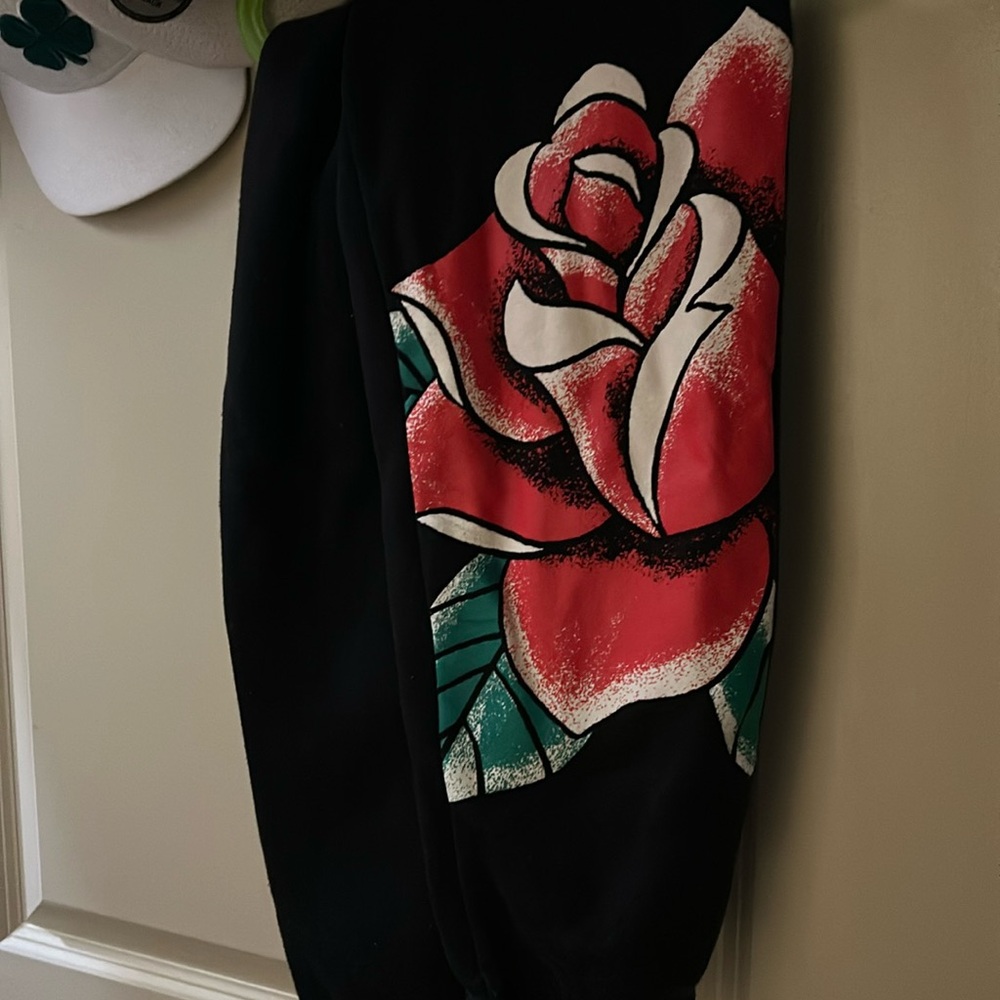 No Boundaries Graphic Flower Sweatpants, Mens M